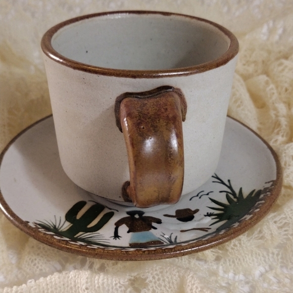TEACUP and Saucer desert scene - Picture 4 of 8